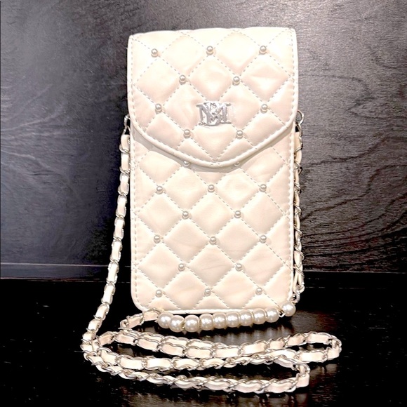 Badgley Mischka Handbags - Badgley Mishka Women’s Pearls iPhone Case White Crossbody Bag Detachable Chain